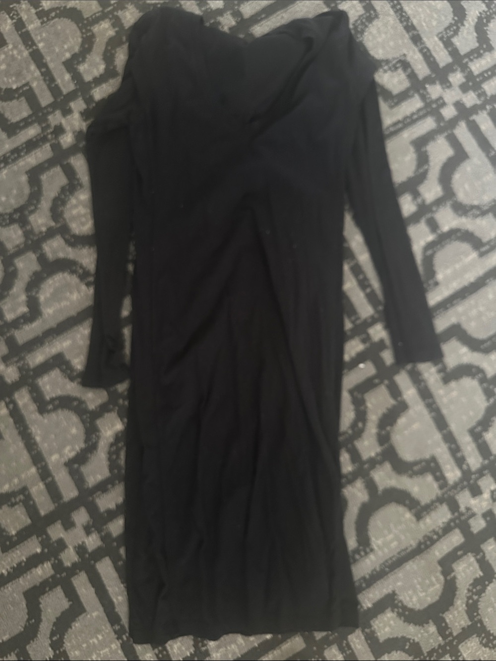 James Perse Black Long Sleeve Midi Dress- great condition- cleaning out closet